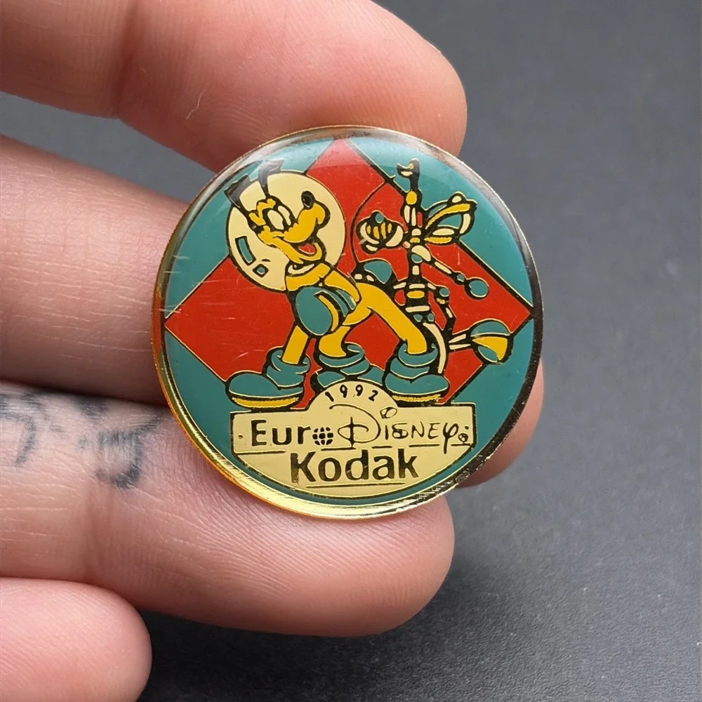 Vintage 1992 Kodak Euro Disney Resort Pluto Astronaut Lapel‎ Hat Pin